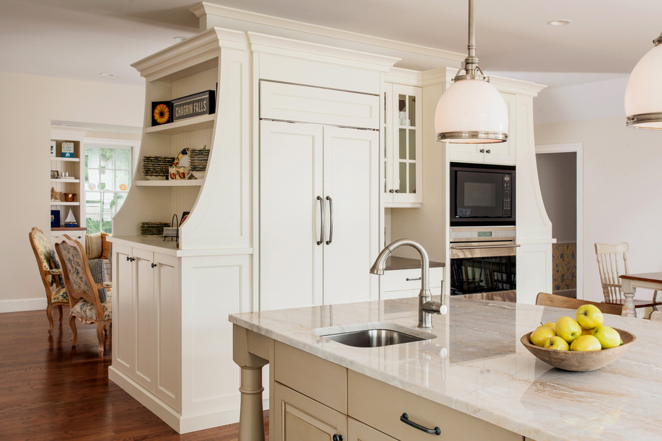 ButlerVanity&Island0813-7894